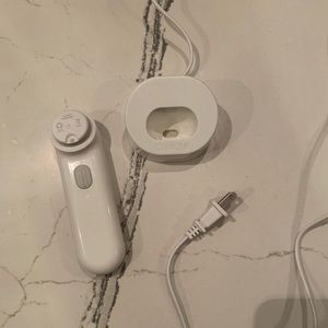 Clinique face wash brush